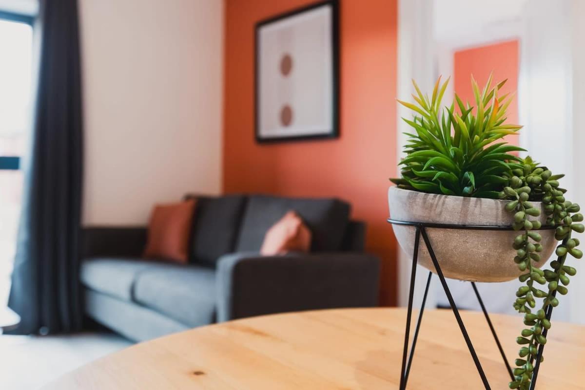 Stayzeni, Hardwick House Derby 2 Bed Apartment Екстериор снимка